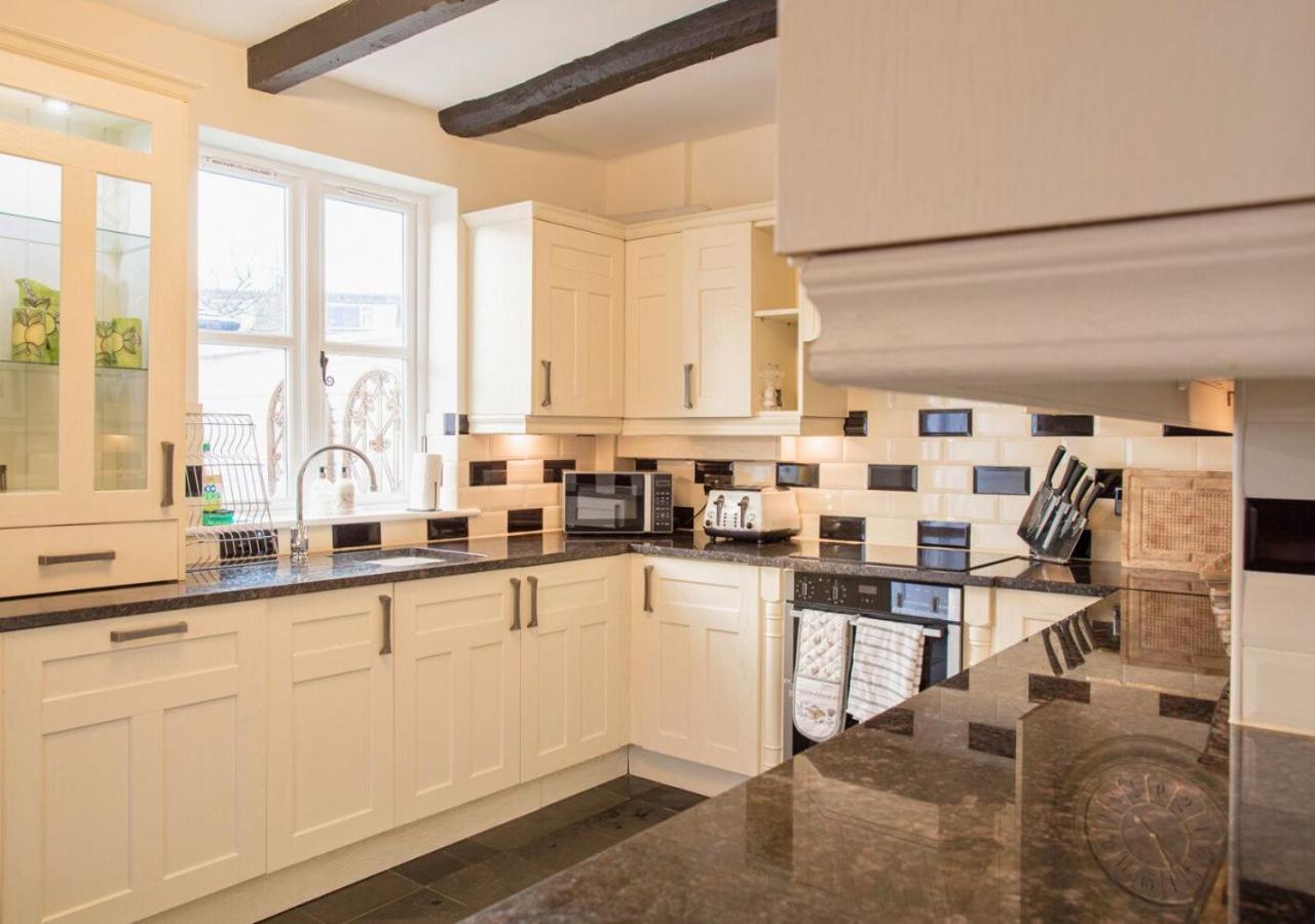 Вілла Charming 2 Bed House In Tewkesbury Centre Екстер'єр фото